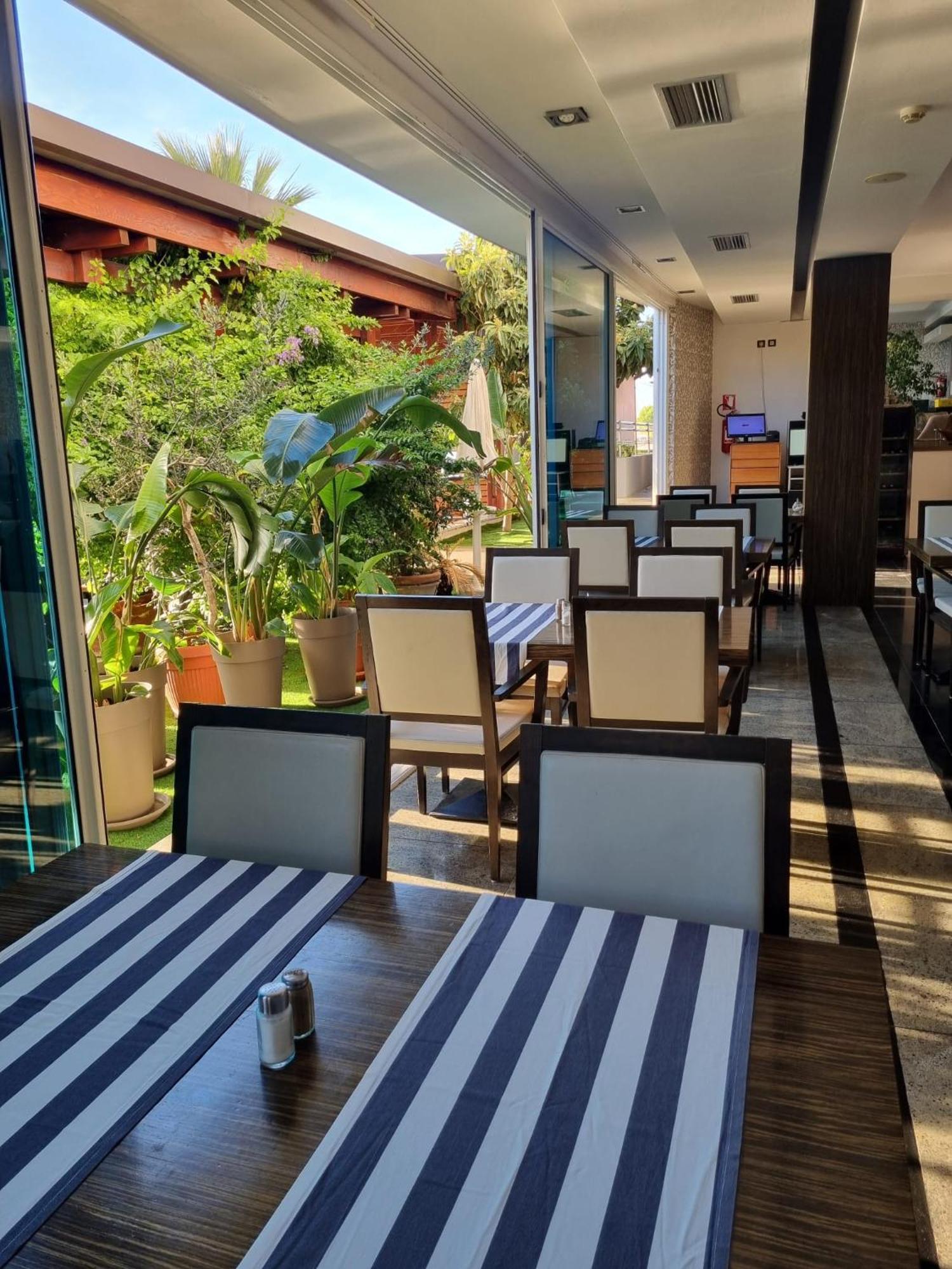 Hotel Gala Split Podstrana Kültér fotó